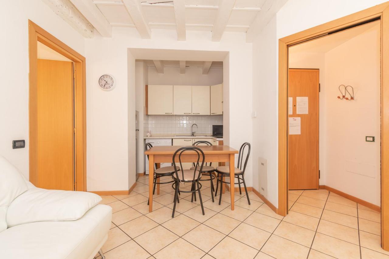 Appartamento Bilocale 1 Piazza Vittoria - Affitti Brevi Italia Brescia Buitenkant foto